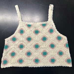 Moon & Maddison crochet top size small